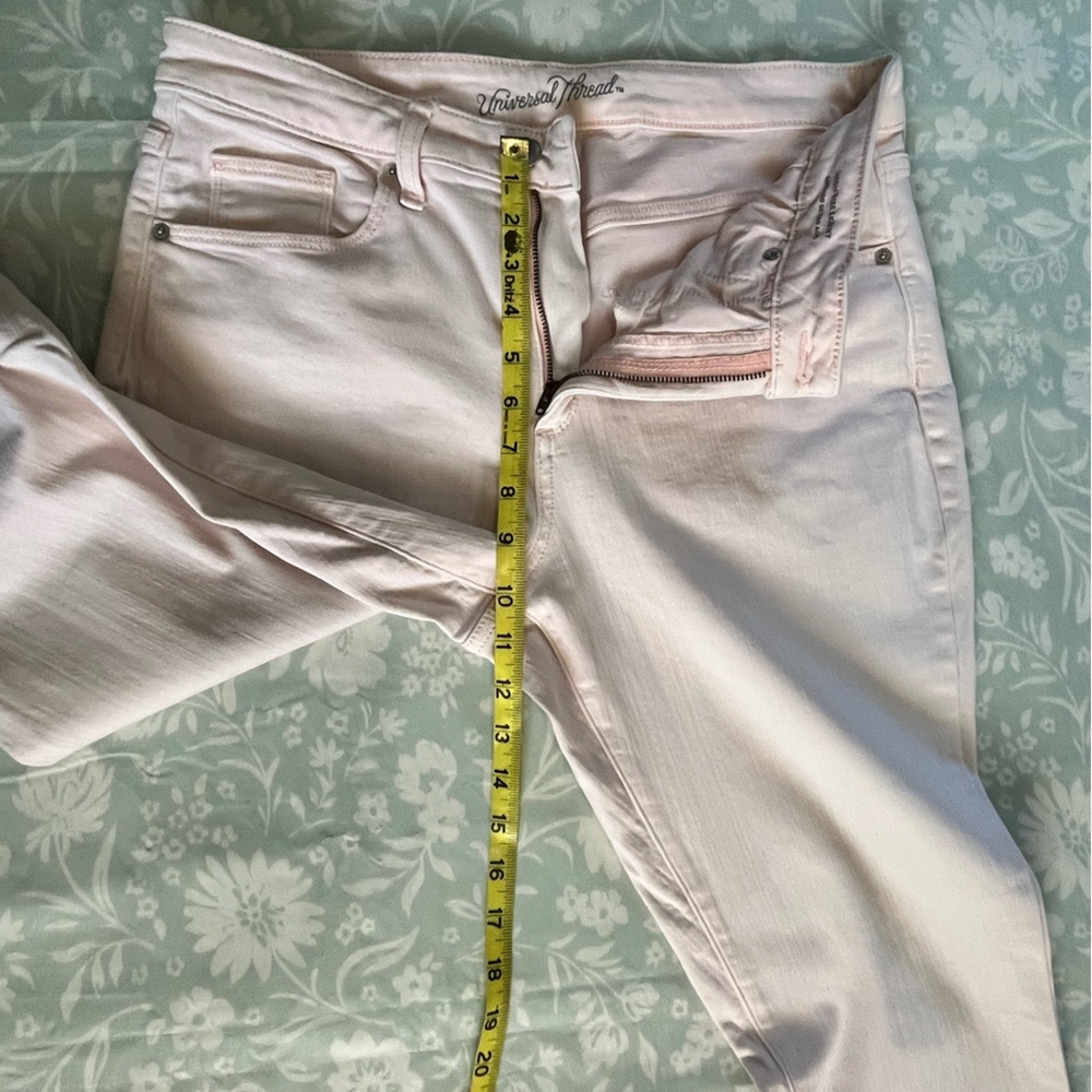Universal Thread Pale Pink Jeans size 12/31R
EUC - Picture 9 of 15